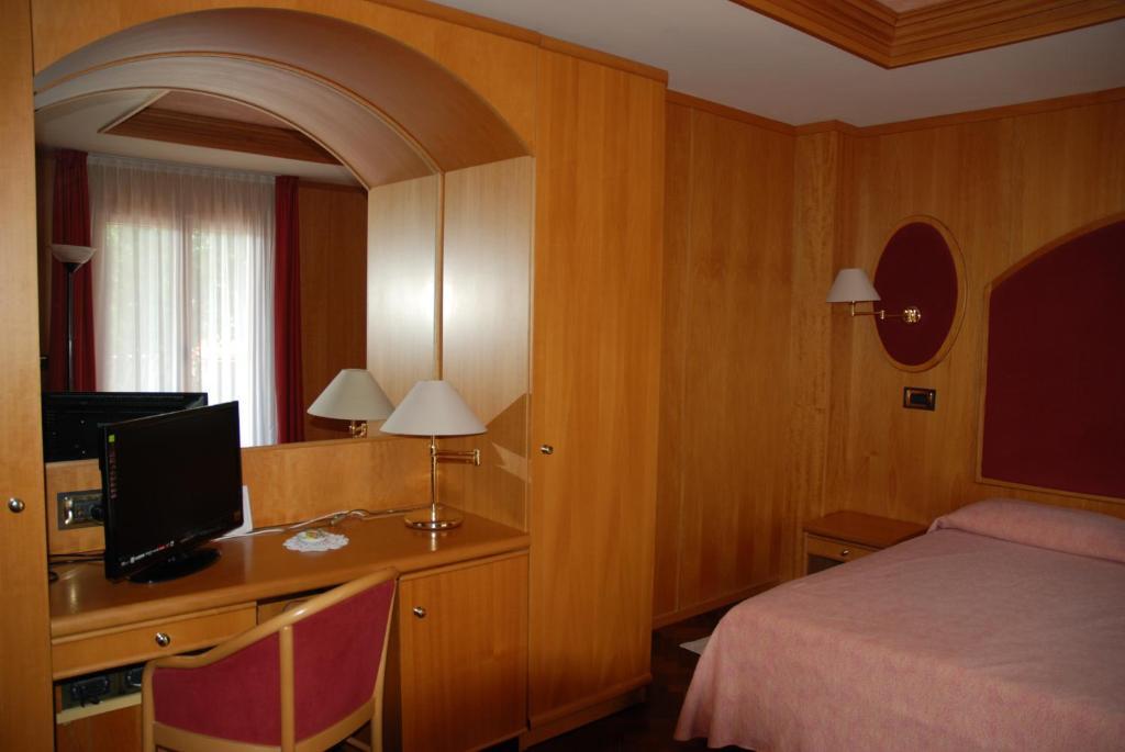Al Giardino Hotel Fanna Phòng bức ảnh